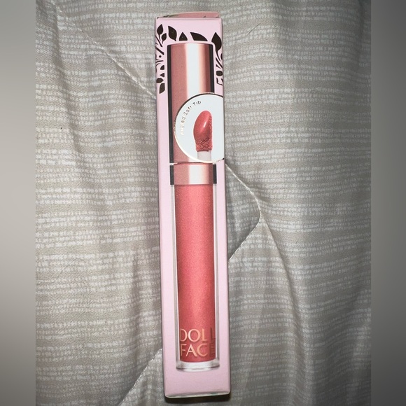 Doll Face Matte Metallic Liquid Lipstick - Picture 2 of 6